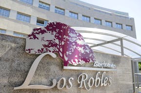 Residencia Los Robles Gerhoteles