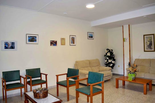 Residencia Sagrada Familia Villardeciervos